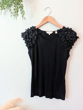 Ted Baker Women's Black Floral Shoulder Tee Size 1 (Small)